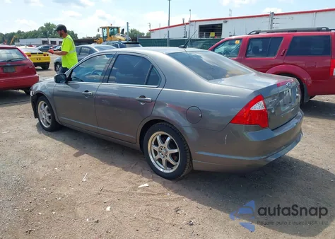 2010 Ford Fusion Se z USA, uszkodzony, nr VIN 3FAHP0HA2AR291734